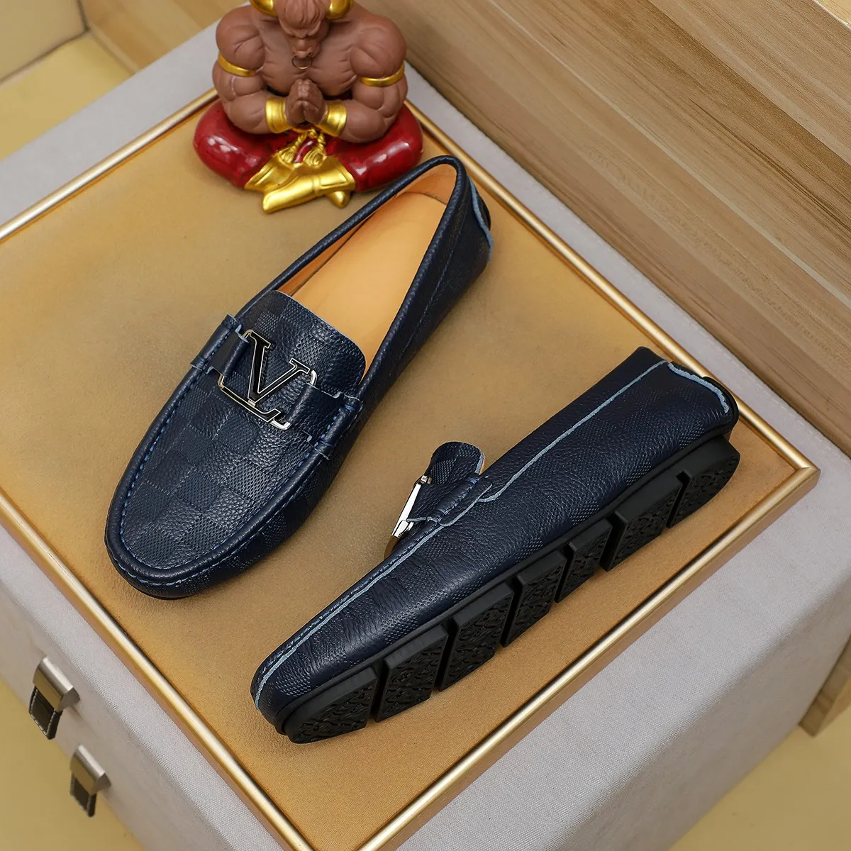 Men's shoes 💰360 💰 LV Louis Vuitton's top-quality Peaches men's shoes 💯Original copy of the official website, the upper is made of imported official website 1:1 material ❌Italian 🇮🇹 cowhide surface, imported pigskin lining. It’s definitely not made with ordinary craftsmanship, it’s the model used by celebrities! The factory’s craftsmanship is designed to create the most perfect shoes for trendy men! Colors available! 38-44 yards